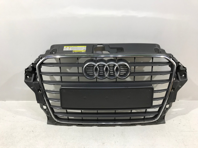 Решетка радиатора передняя audi a3 2012-2018 8v 8V58536511QP Б/У