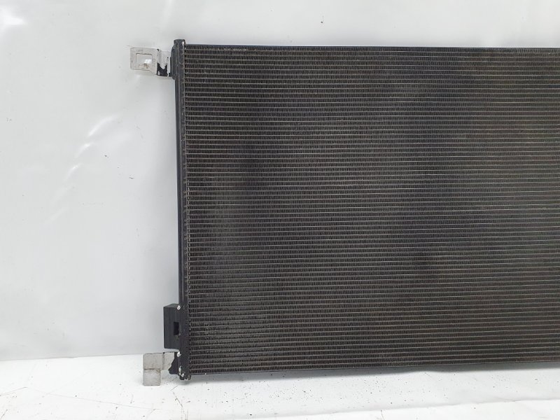 Радиатор кондиционера Q7 4M