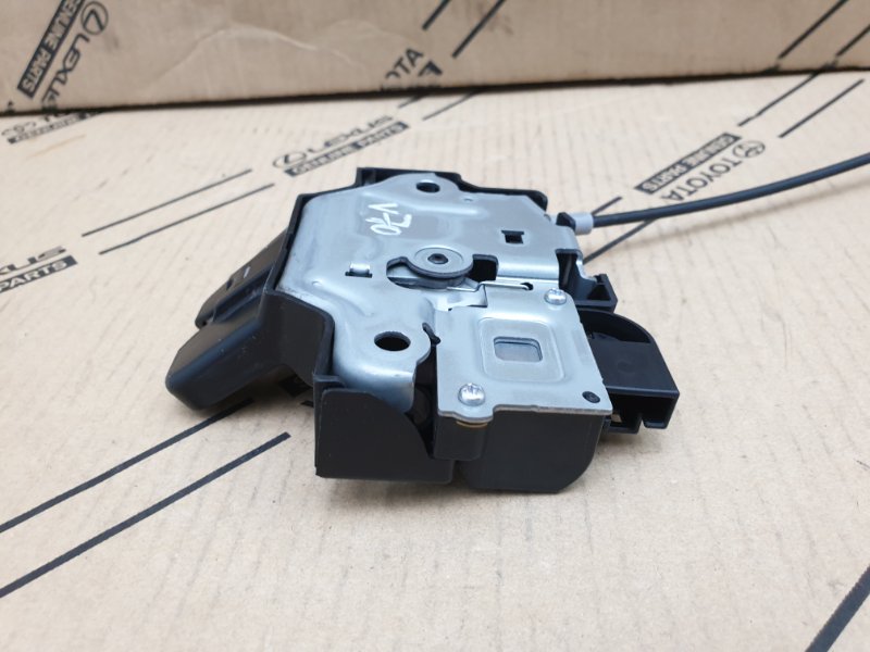 замок багажника 64610aa010. замок крышки багажника тойота. замок багажника тойота авенсис 1. замок крышки багажника тойота. замок от крышки багажника тойота камри.