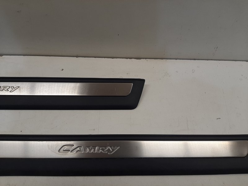 Комплект накладок на порог Camry 2014- V55