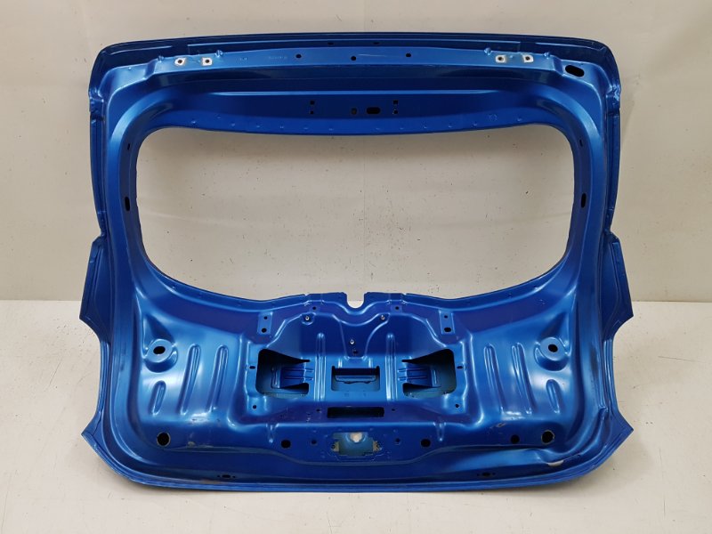 Стекло крышки багажника рено сандеро. Крышка багажника рено сандеро 1. Крышка багажника рено сандеро. Дверь багажника рено сандеро 1. Renault sandero крышка багажника.