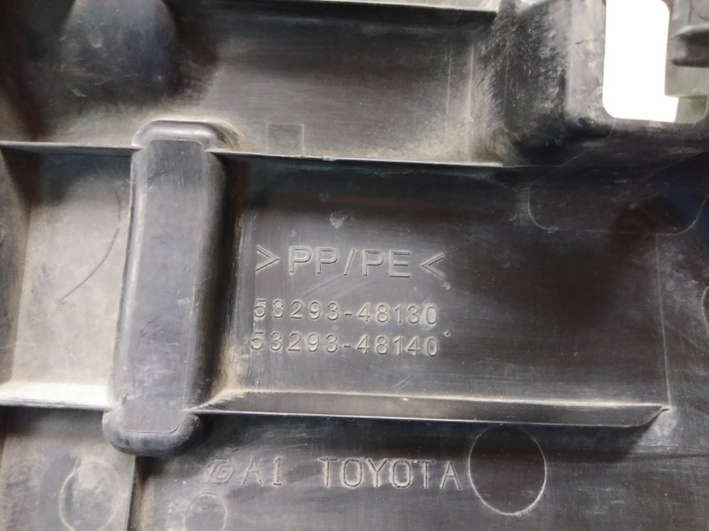 Дефлектор радиатора передний правый RX 2016-2019 4