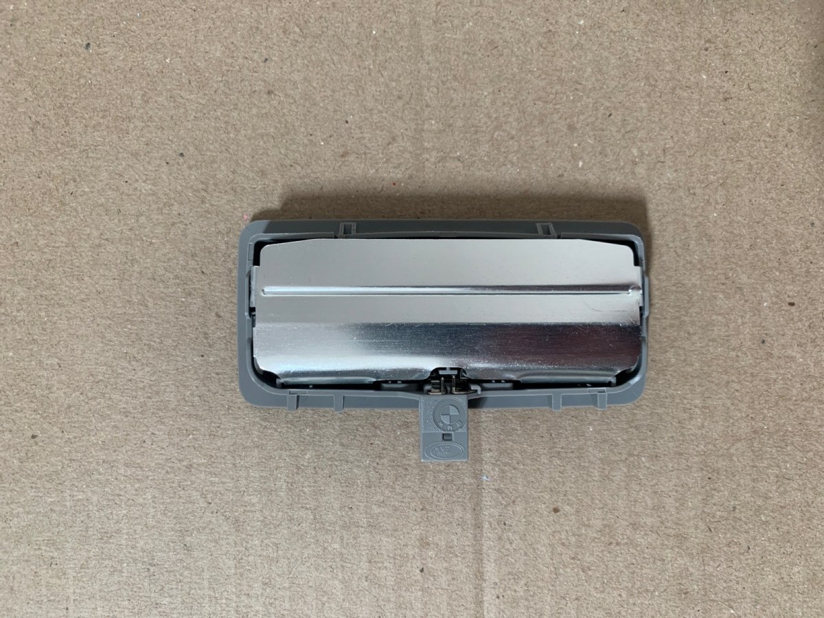 Плафон BMW 5-Series F10 LCI N20B20 Плафон BMW 5-Series F10 LCI N20B20