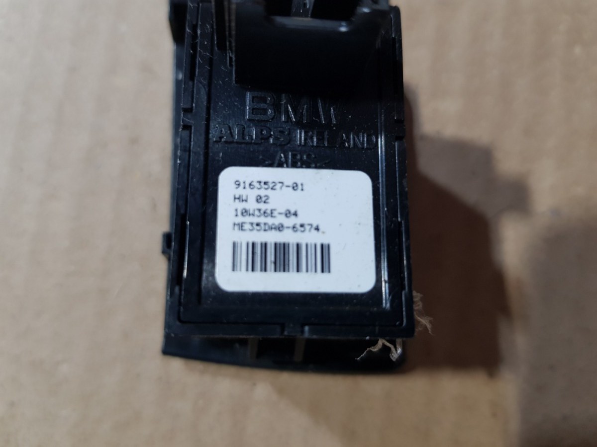 Блок стеклоподъемника BMW 5-Series F10 N52B30AF Блок стеклоподъемника BMW 5-Series F10 N52B30AF