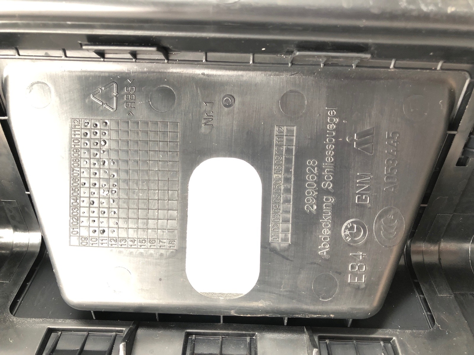 Накладка замка крышки багажника X1 2015 E84 N20B20A