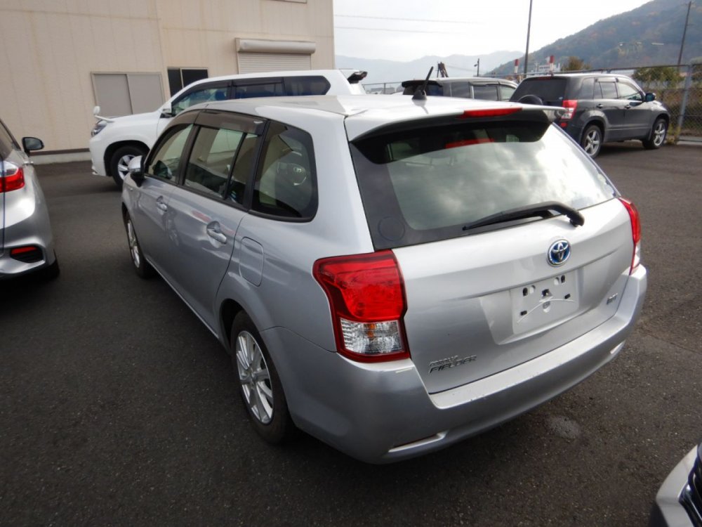 Toyota Corolla Fielder 165