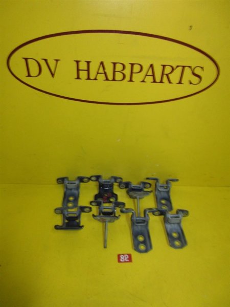 Петля дверная задняя левая SUZUKI ESCUDO TD62W H25A 69420-65D00 контрактная