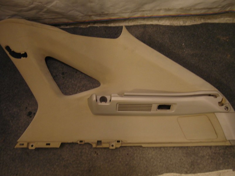 Обшивка багажника задняя правая HARRIER ACU30