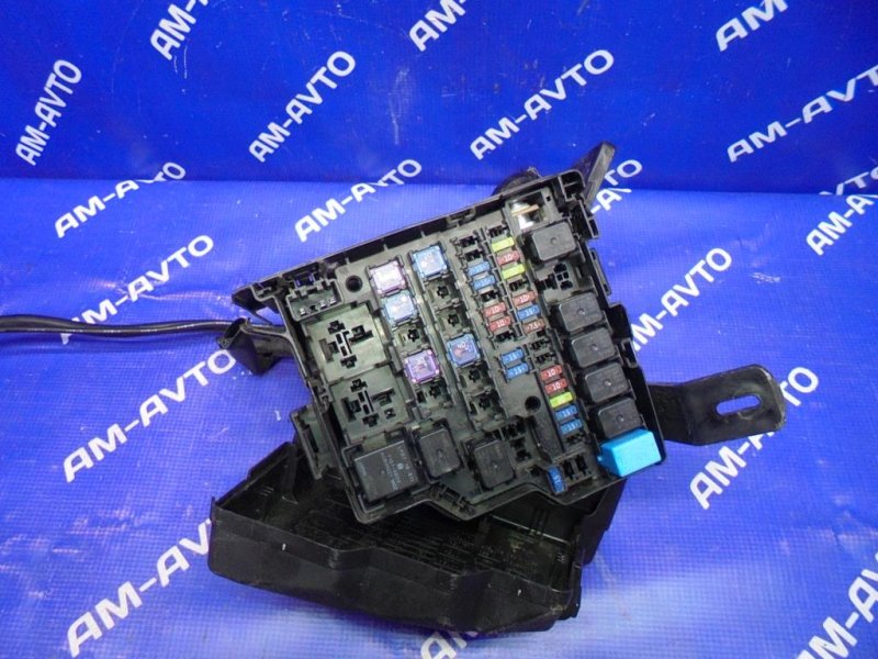 Блок предохранителей под капотом DEMIO DE3FS ZJ-VE