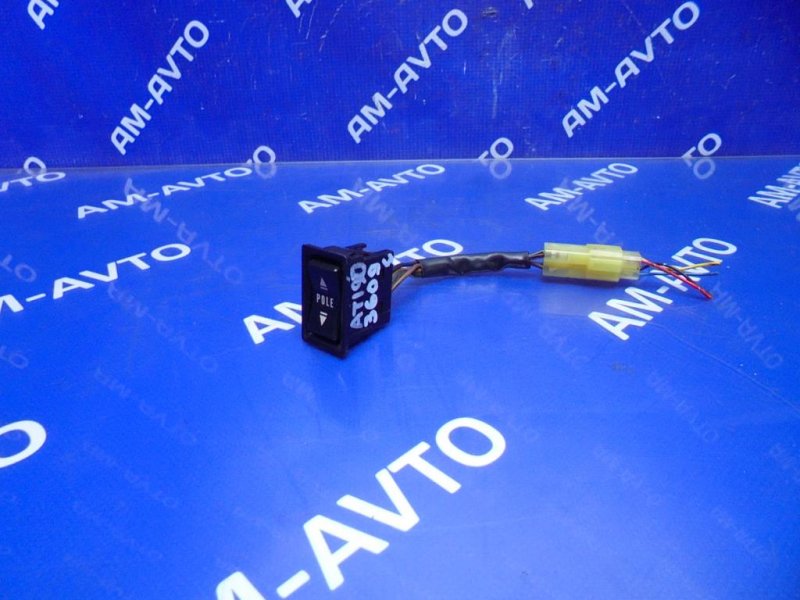 Кнопка управления антенной TOYOTA CARINA AT190 4A-FE 82711-2D080 контрактная