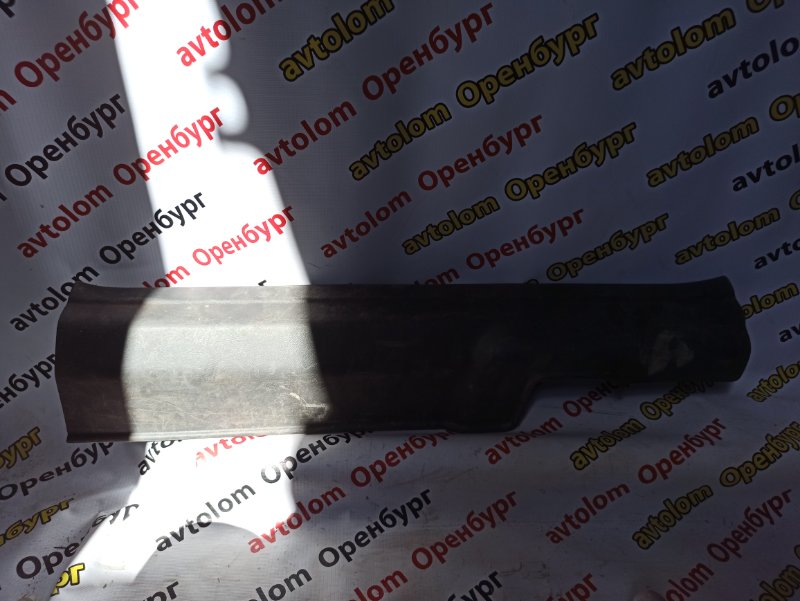 Накладка порога передняя правая Honda civic 2005-2012 FD1 R18Z4 84201SNA003ZE Б/У