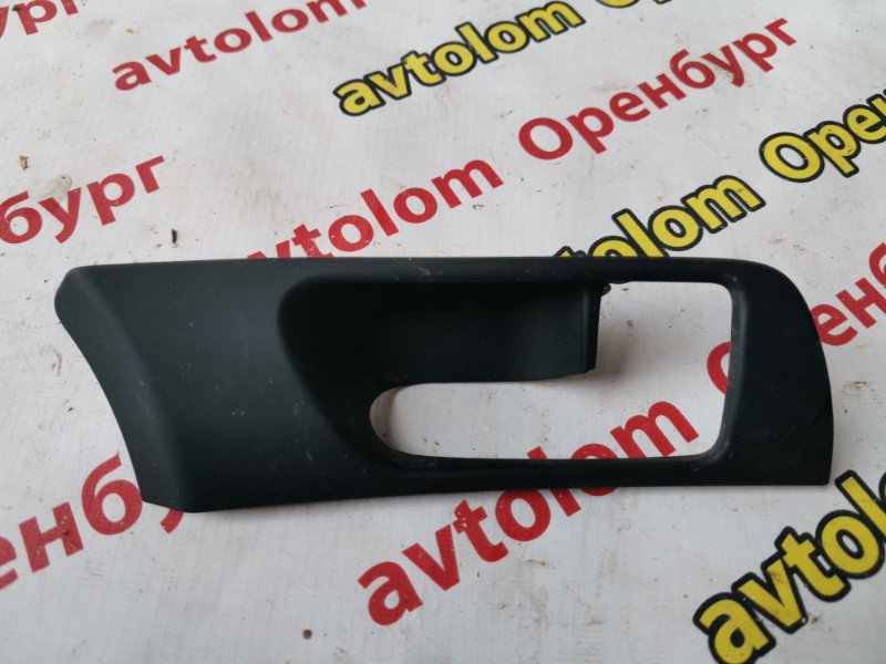 Накладка ручки двери правая Toyota Avensis T250 6761505020 Б/У