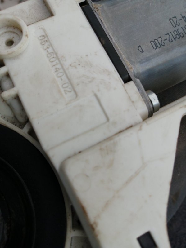 Мотор стеклоподъемника передний левый A4 2007-2014 8K2