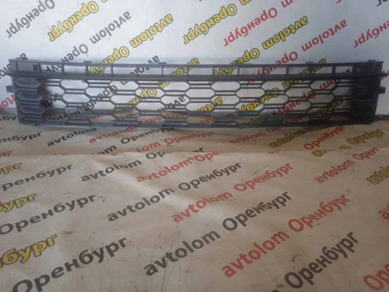Решетка в бампер передняя Skoda Rapid 2012-2017 NH1 BLF 5JA853677C Б/У