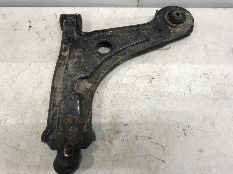 Передний рычаг шевроле лачетти седан. Передние рычаги шевроле лачетти. Передний рычаг шевроле лачетти седан. Lacetti передние рычаги. Передний рычаг лачетти хэтчбек.