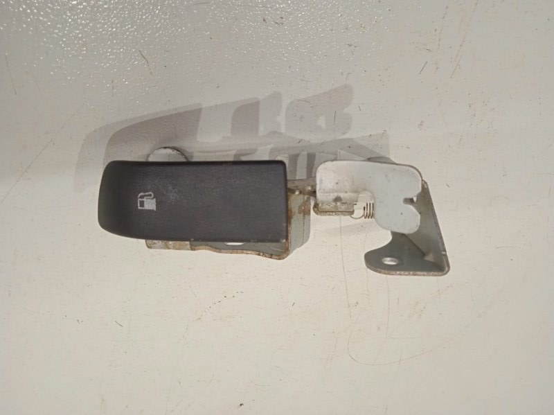 ручка открывания бака. Hyundai-kia 8157022002. ручка открывания бака. ручка открывания багажника и бака honda civic. бмв 36аi ручка дверная левая.