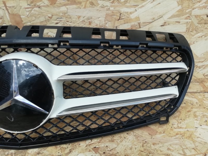 Решетка радиатора Mercedes A-Class W176 1.6