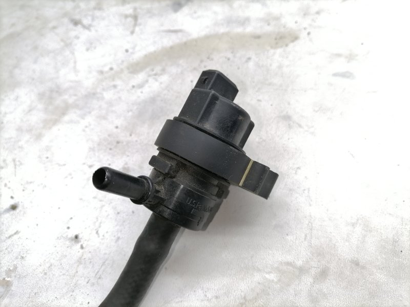 Клапан вентиляции топливного бака E350 2011 W212 3.5