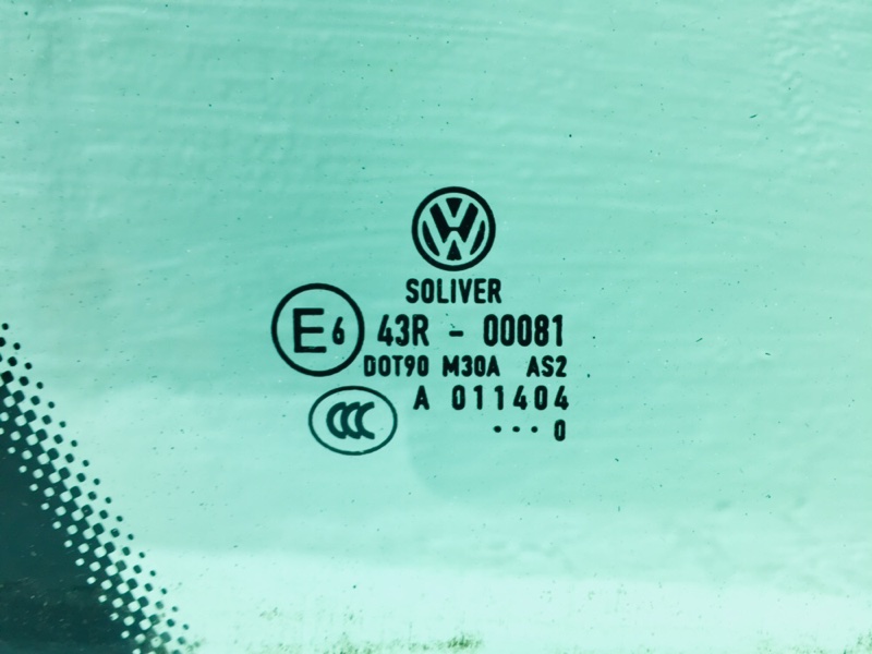 Форточка двери задняя правая Volkswagen Passat B6 2.0 TDi