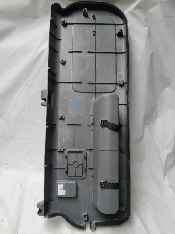 Обшивка двери багажника задняя CR-V RD1