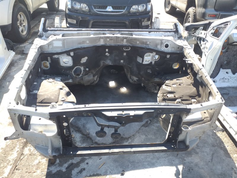 Половина кузова передняя TOYOTA LAND CRUISER 2001.04 HDJ101 1HDFTE контрактная