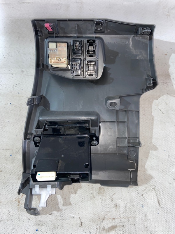 Консоль под рулевой колонкой PRIUS 2010.07 ZVW30 2ZRFXE