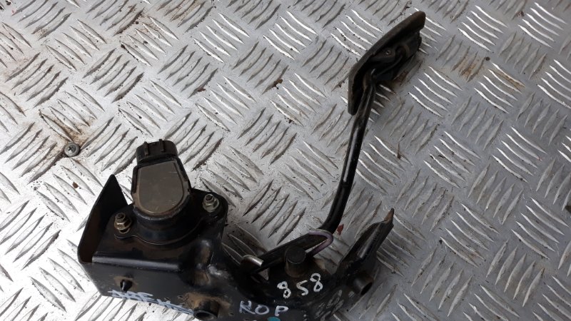 Педаль газа Toyota Corolla 2001-2007 E120 1.6 3ZZ-FE Б/У