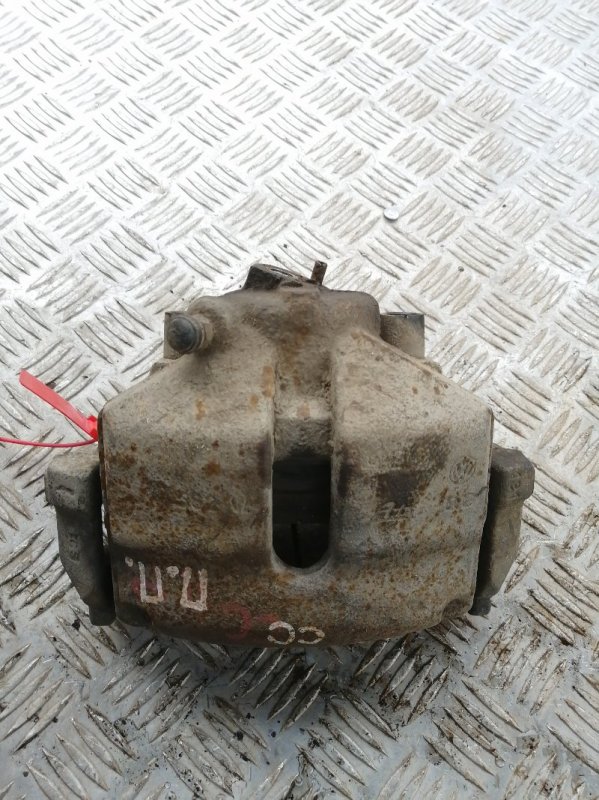 Запчасть суппорт передний правый Volkswagen Passat CC 2008-2012 358 1.8 CDAB Б/У Суппорт передний правый Volkswagen Passat CC 2008-2012 358 1.8 CDAB Б/У