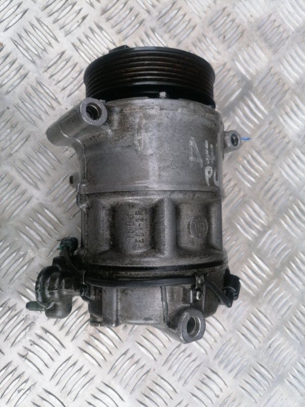 Компрессор кондиционера Land Rover Range Rover 2002-2012 LM 5.0 	508PN 8W8319D629AD Б/У