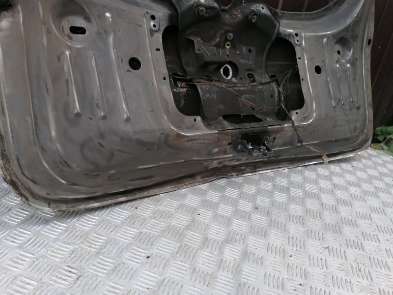 Крышка багажника Duster 2015 HSA 1.6 K4M