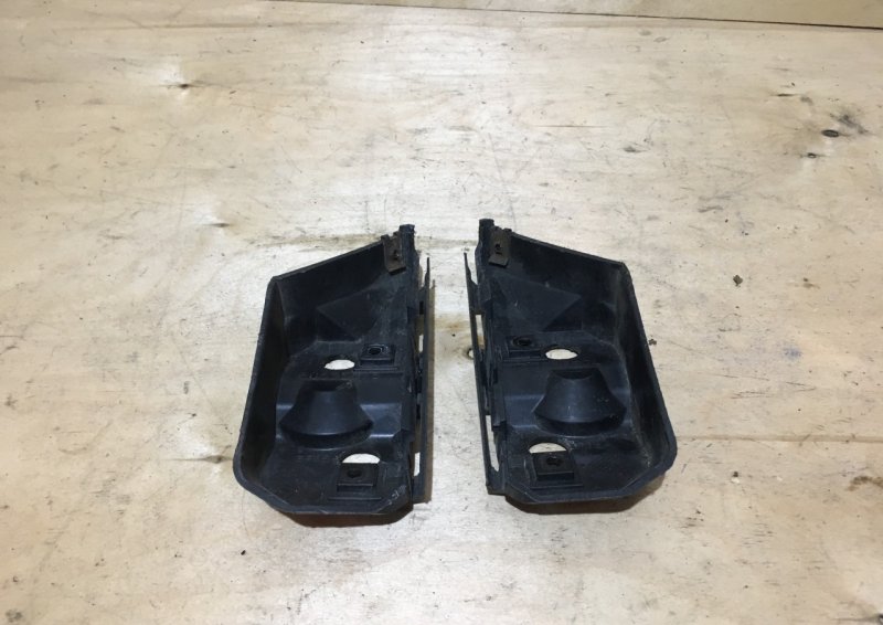 Запчасть направляющая бампера передняя Volvo S40 2004-2012 2 30655874 Б/У Направляющая бампера передняя Volvo S40 2004-2012 2 30655874 Б/У