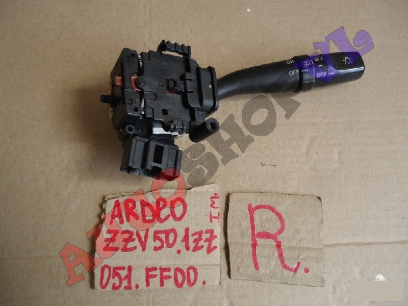 Блок подрулевых переключателей правый TOYOTA VISTA ARDEO 06.1998 - 04.2000 AZV50 1AZFSE 84140-32240 контрактная