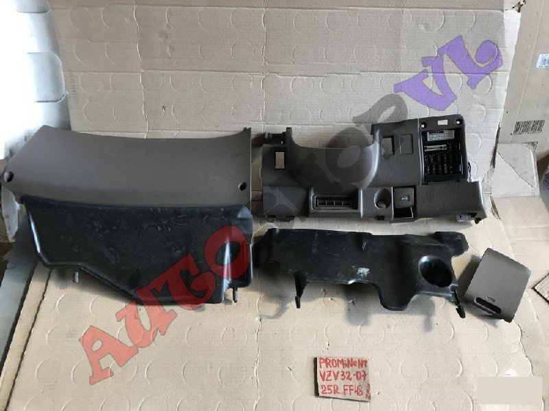 Кожух рулевой колонки TOYOTA CAMRY PROMINENT VZV33 55045-32011-E0 контрактная