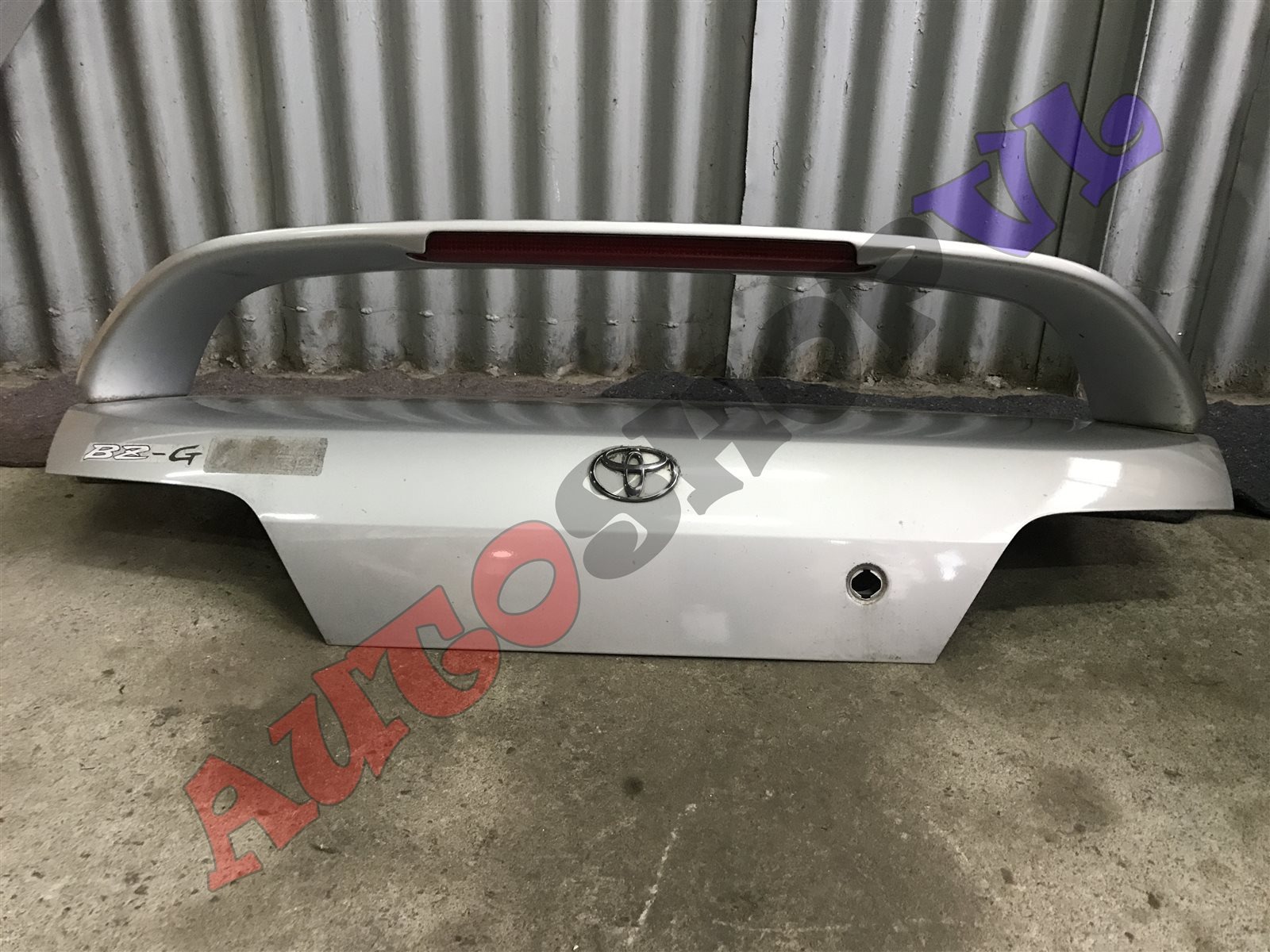 Крышка багажника TOYOTA COROLLA LEVIN AE111 64401-1A770 контрактная