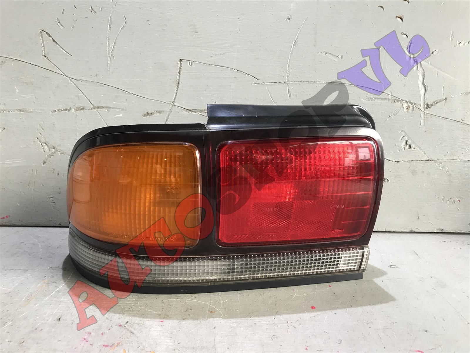 Стоп-сигнал левый задний TOYOTA SPRINTER 05.1993 - 05.1995 AE100  81560-1A840 купить контрактная id11928