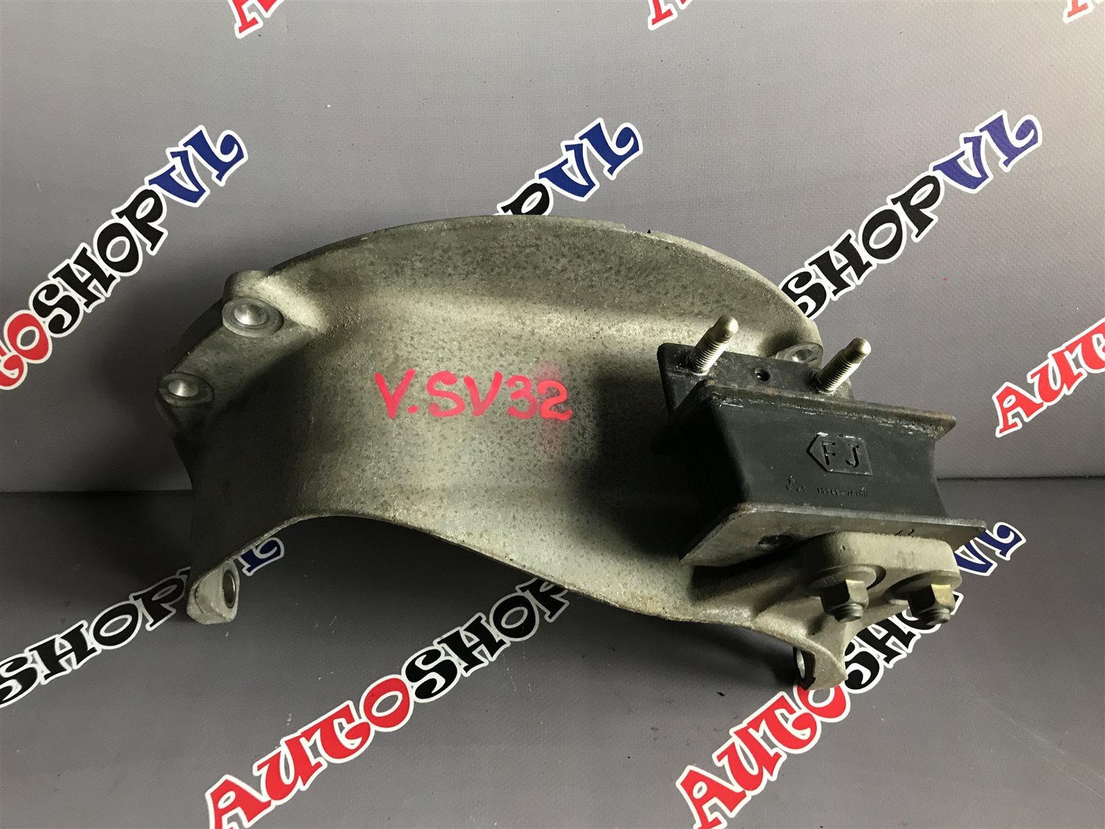 Кожух маховика TOYOTA VISTA SV32 3SFE 11377-74010 контрактная