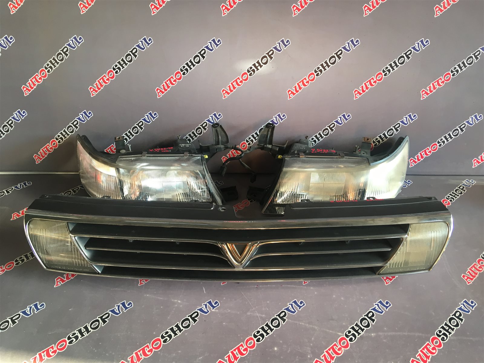 Фара TOYOTA VISTA 1992-1994 SV30 81110-32370 купить контрактная id12999