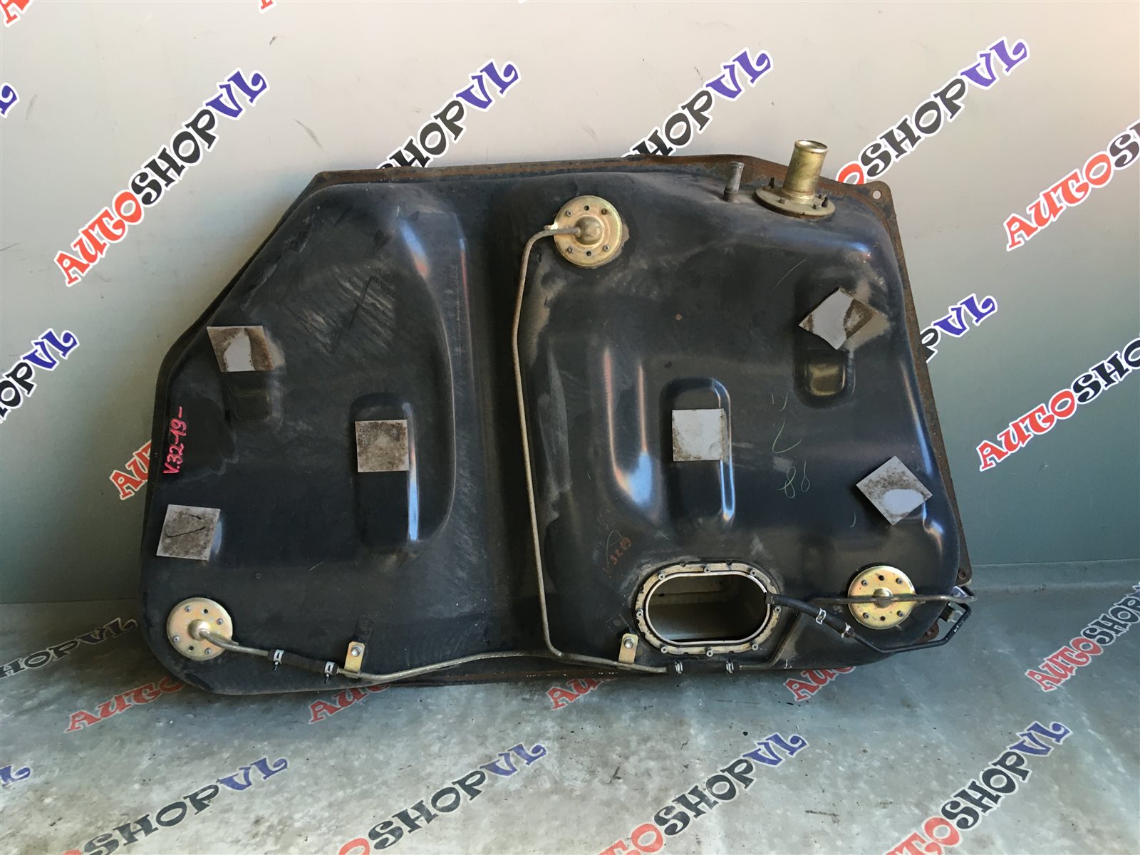 Бак топливный TOYOTA VISTA SV30 4SFE 77001-39306 контрактная