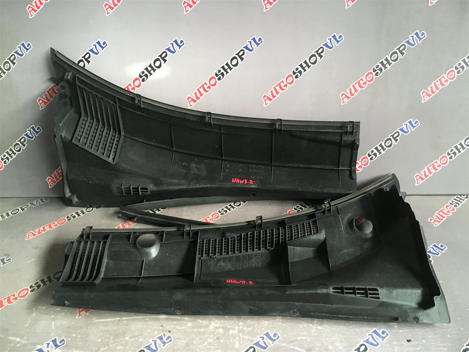 Решетка под дворники PRIUS 04.2002 NHW11 1NZFXE