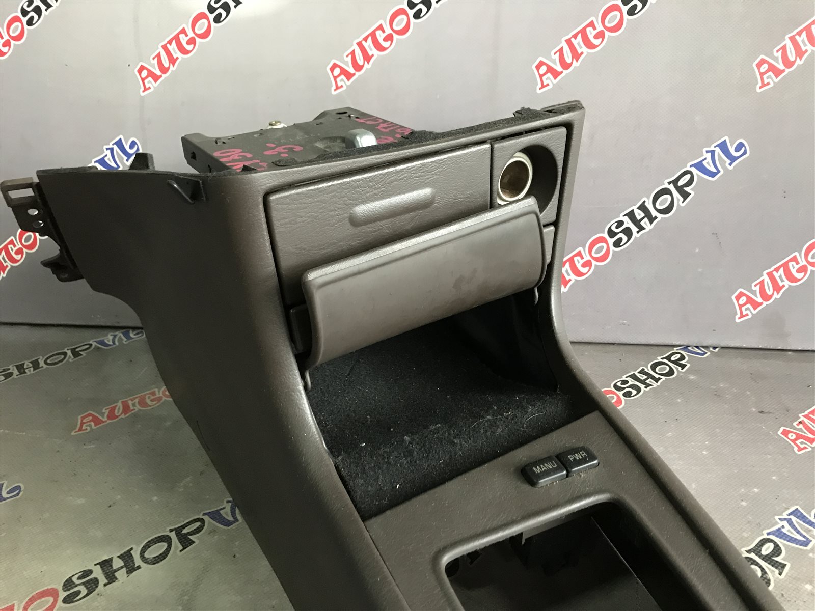 Консоль кпп CAMRY PROMINENT 01.1991 VZV30 1VZFE