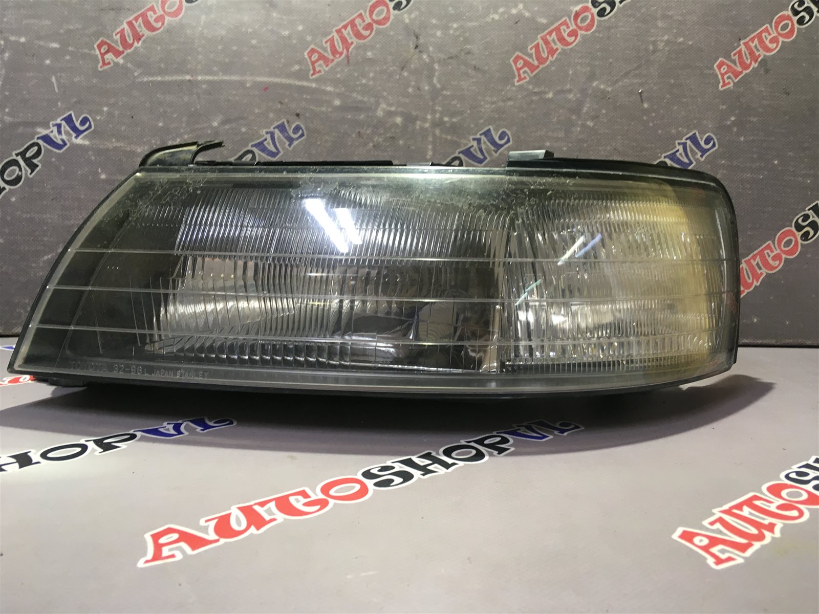 Фара передняя TOYOTA VISTA 07.1990 - 06.1992 SV32 3SFE 81110-32330 купить  контрактная id17826