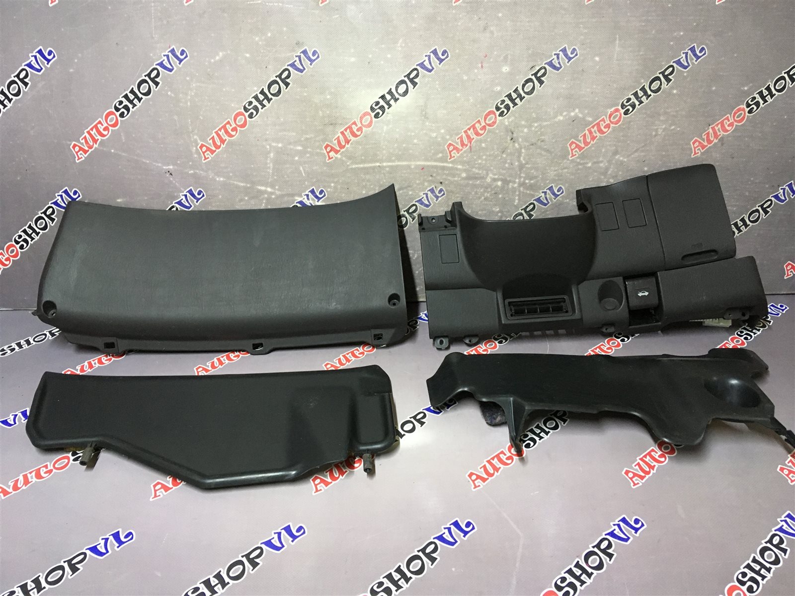 Кожух рулевой колонки TOYOTA VISTA 02.1991 SV32 3SFE 55045-32010-02 контрактная