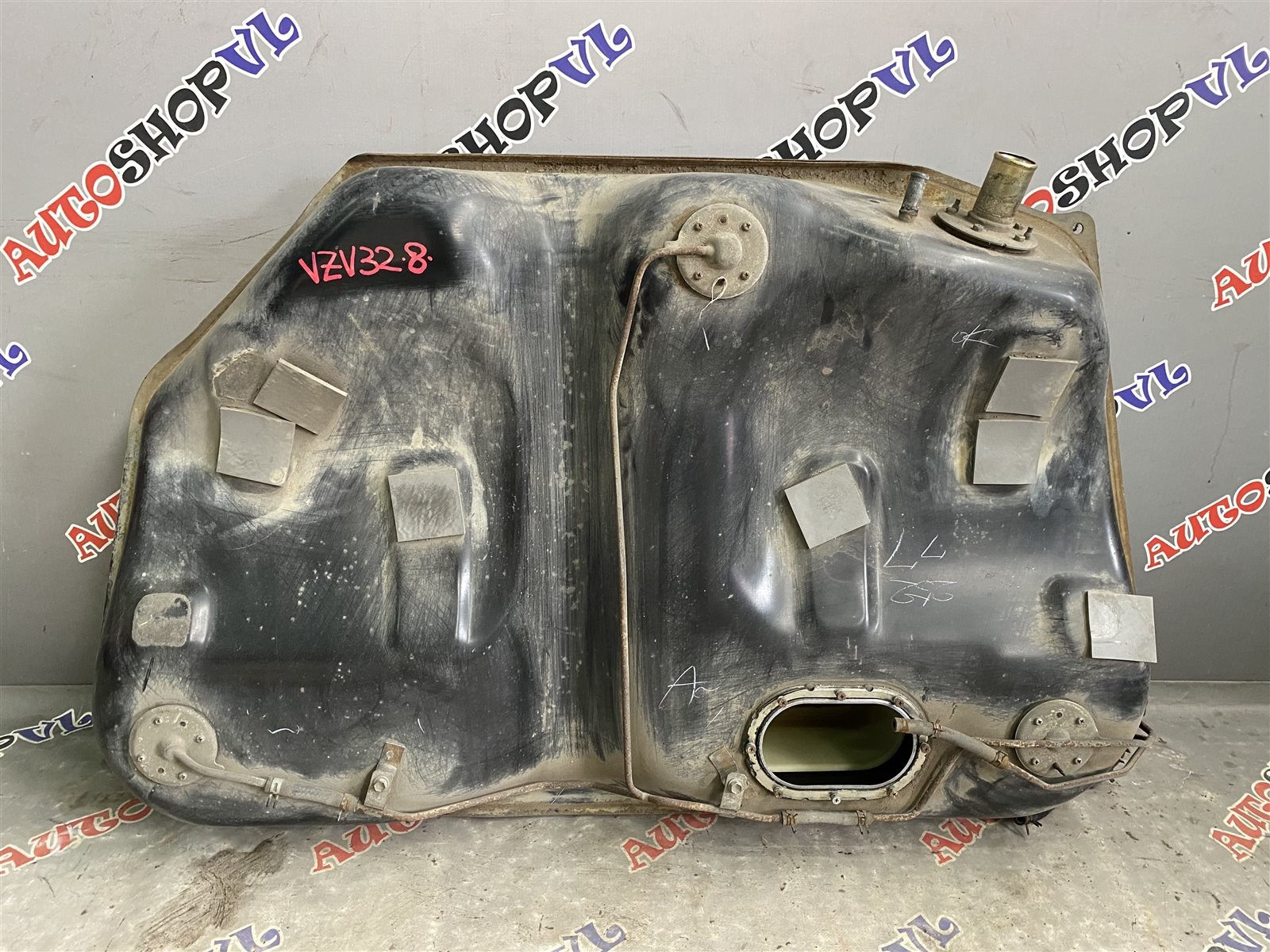 Бак топливный TOYOTA CAMRY PROMINENT 06.1994 VZV32 4VZFE 77001-39306 контрактная