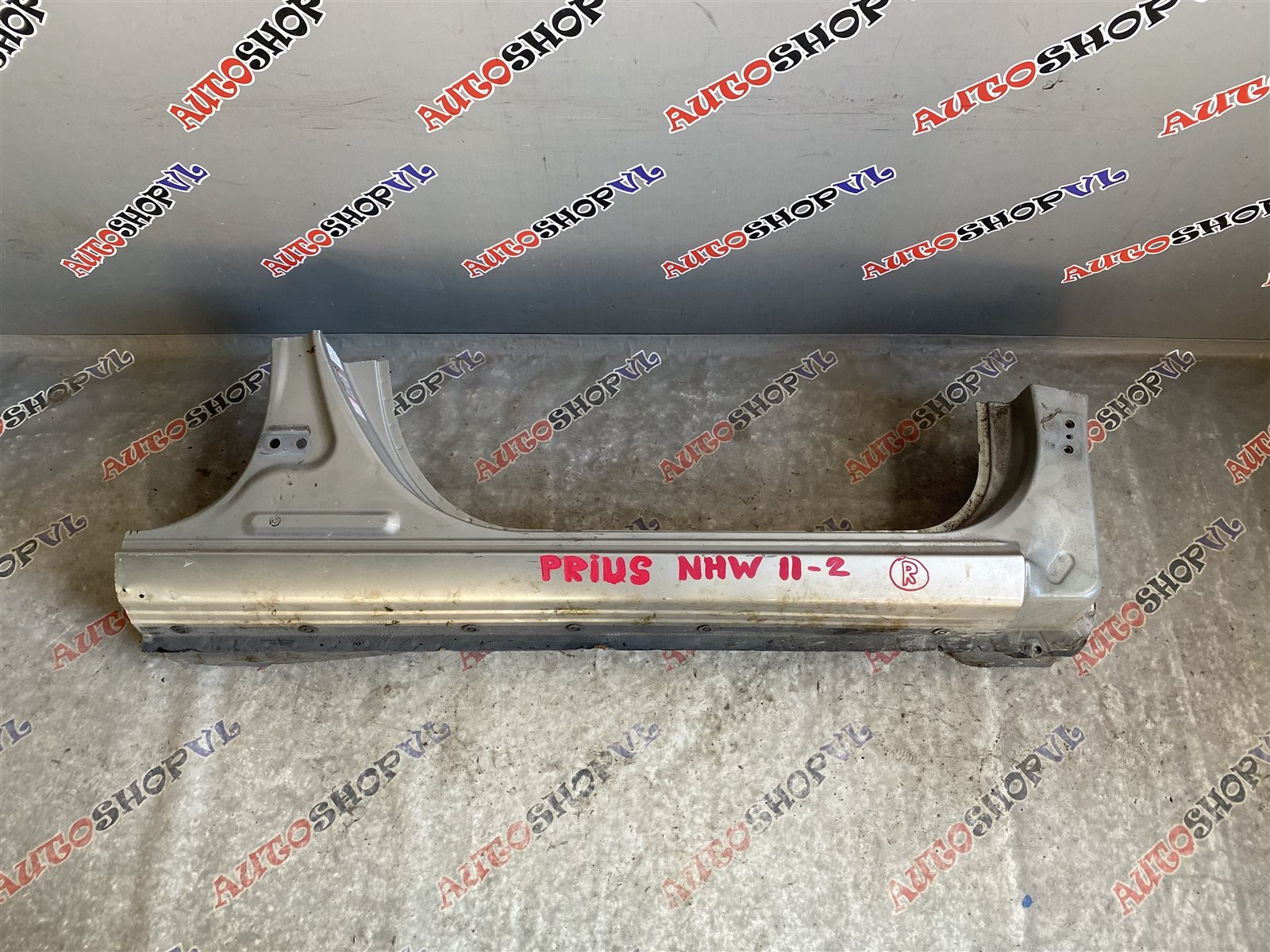 Порог кузова передний правый TOYOTA PRIUS 04.2002 NHW11 1NZFXE 61113-47010 контрактная