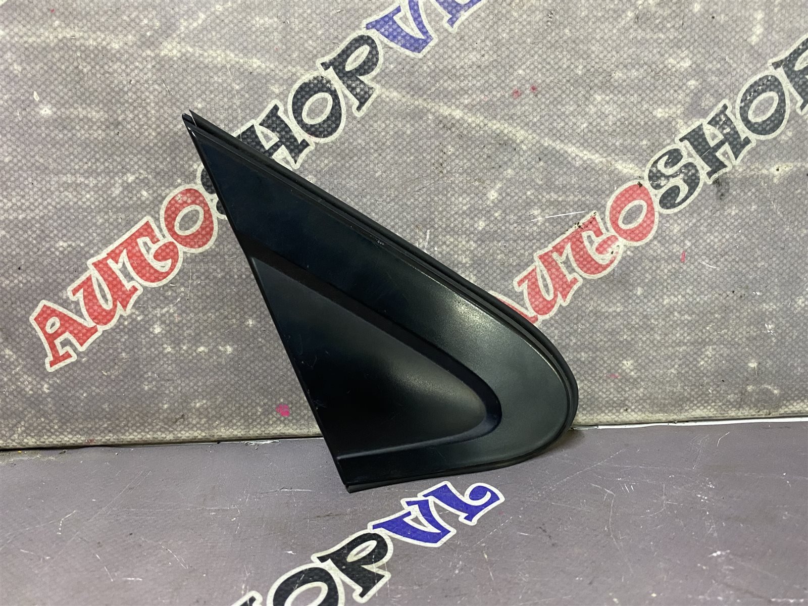 Накладка на крыло передняя правая TOYOTA PRIUS 09.1998 NHW10 1NZFXE 61197-47010 контрактная