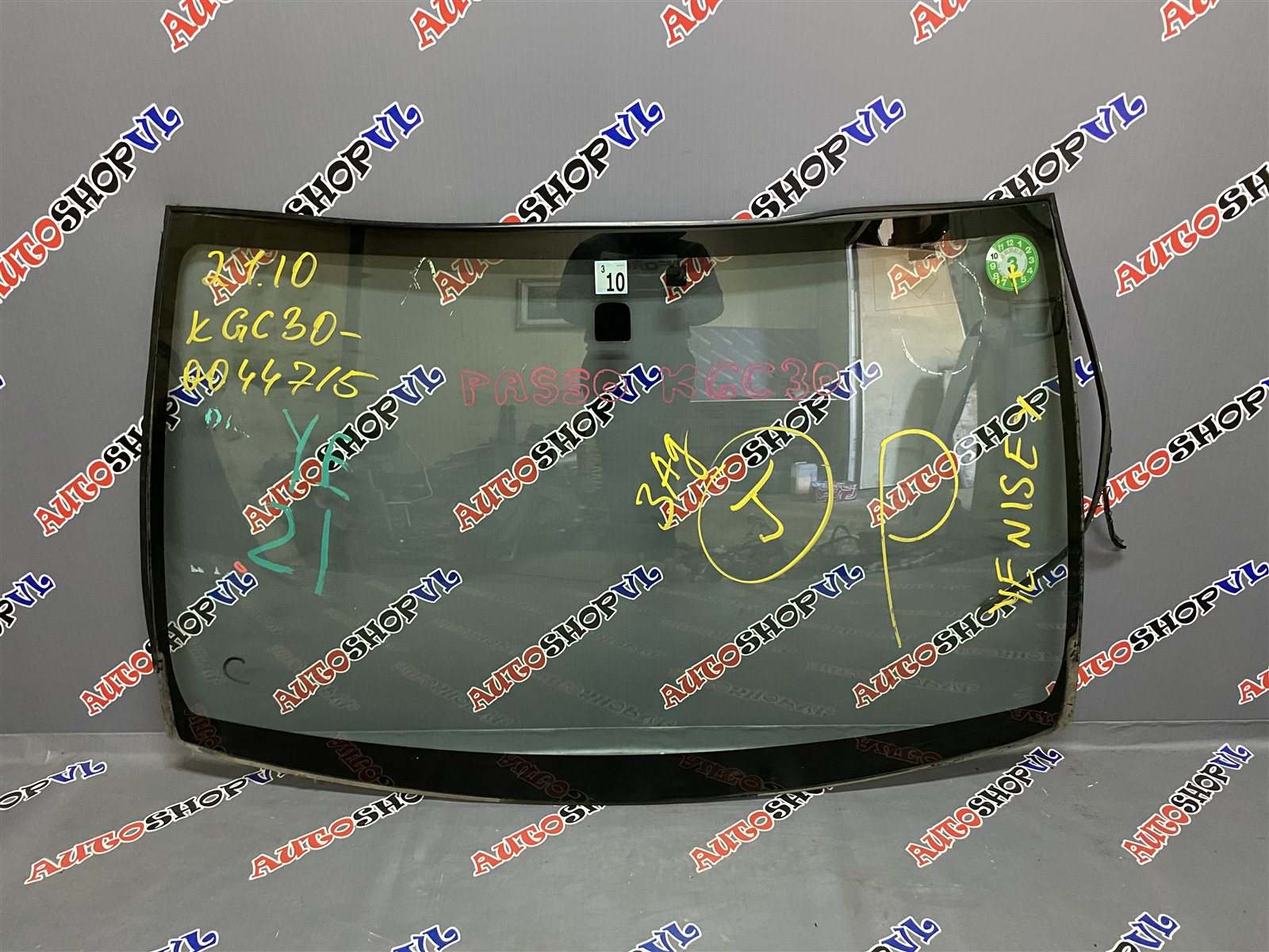 Лобовое стекло TOYOTA PASSO 09.2010 KGC30 1KRFE 56101-B1080 контрактная