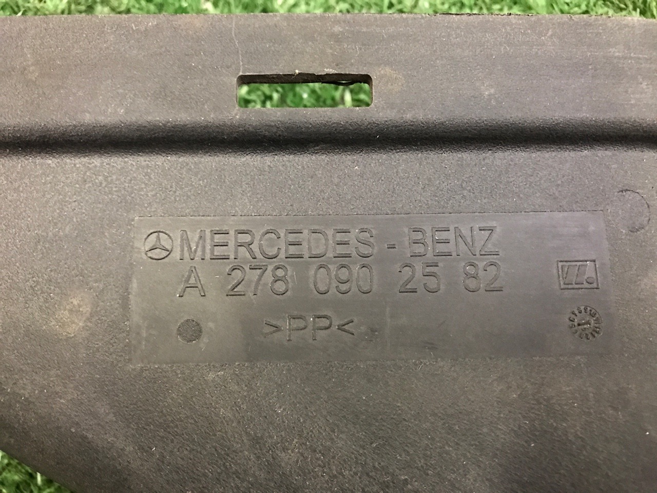 Воздуховод левый Mercedes-Benz GLE-Class W166 M157