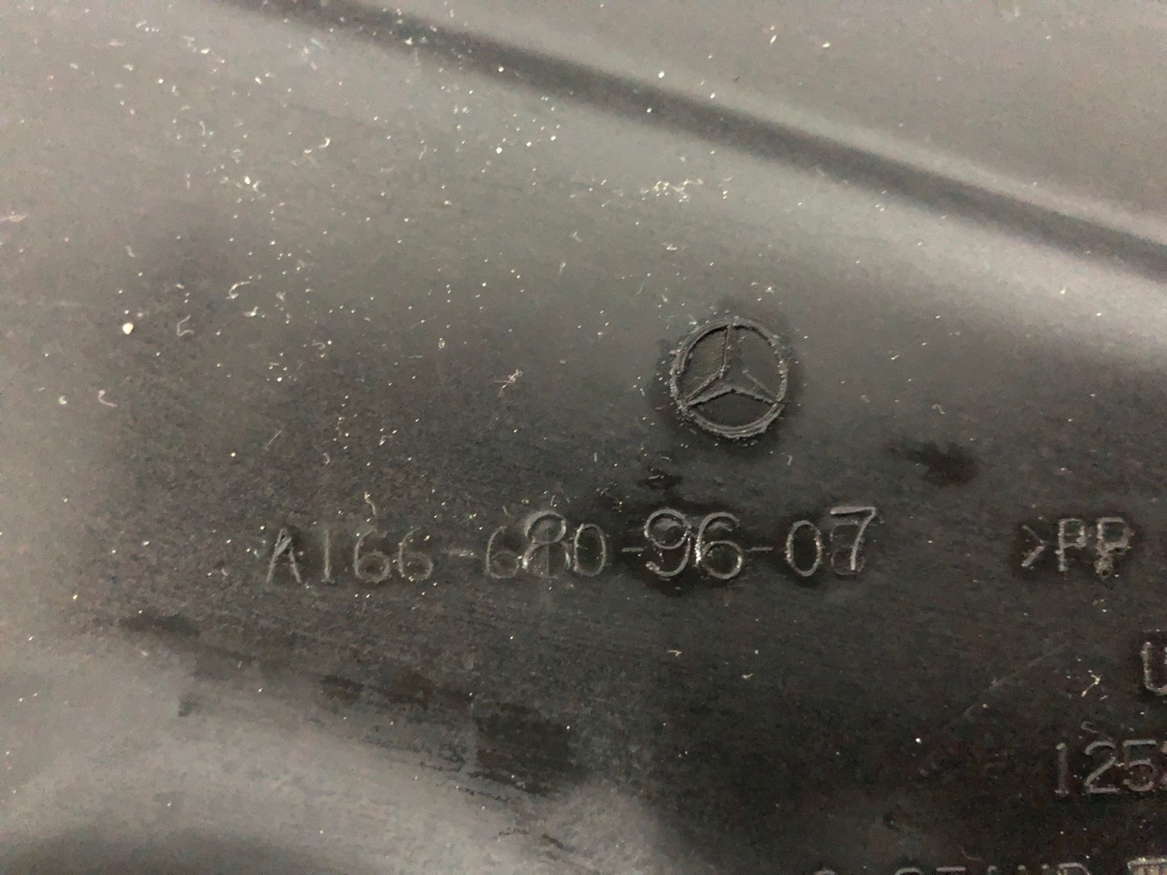 Защита днища правая Mercedes-Benz GLE-Class W166 M157
