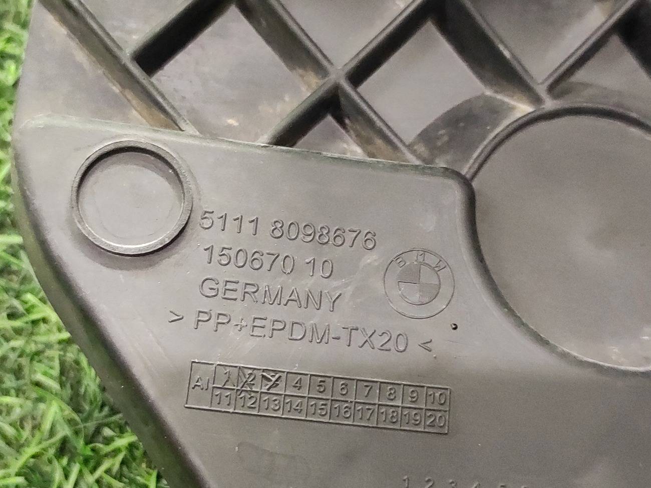 Каркас бампера передний правый 5-series G30
