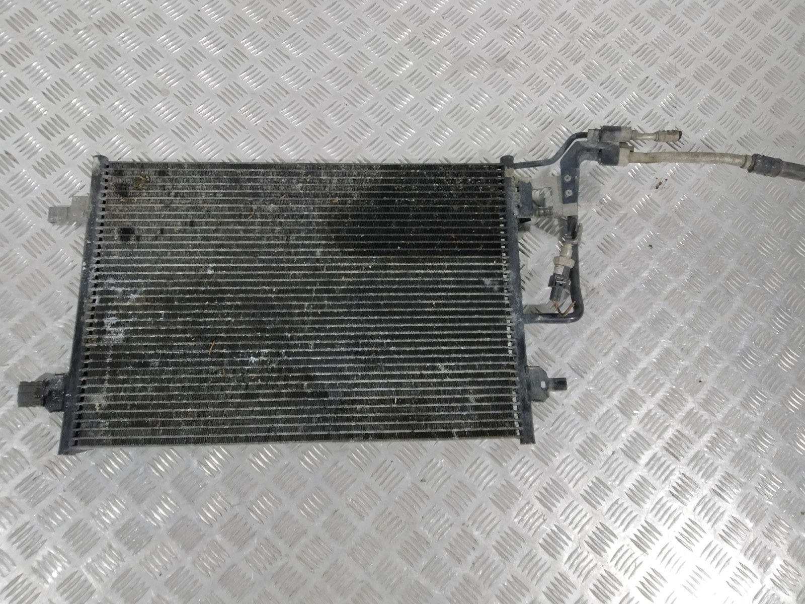 Радиатор кондиционера Passat 2001 B5 2.3 i